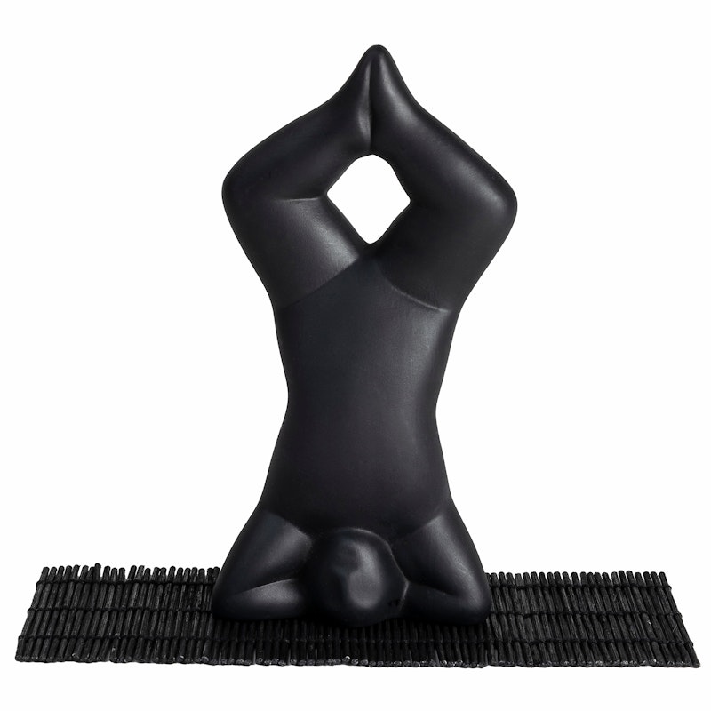 Yoga Veistos no 3, Musta