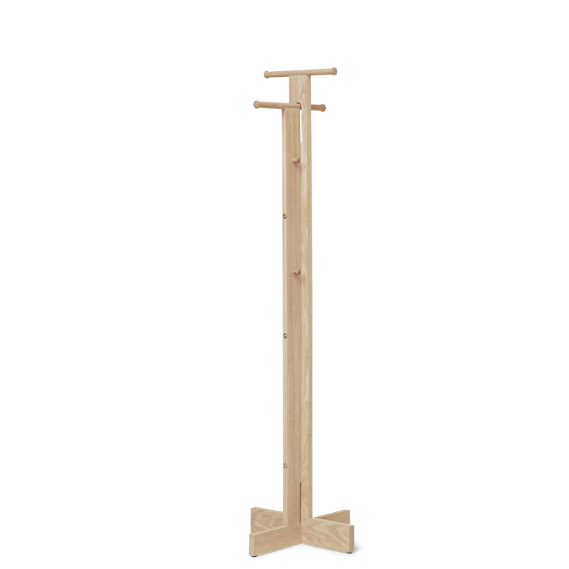 Foyer Vaatenaulakko, Valkoöljytty Tammi