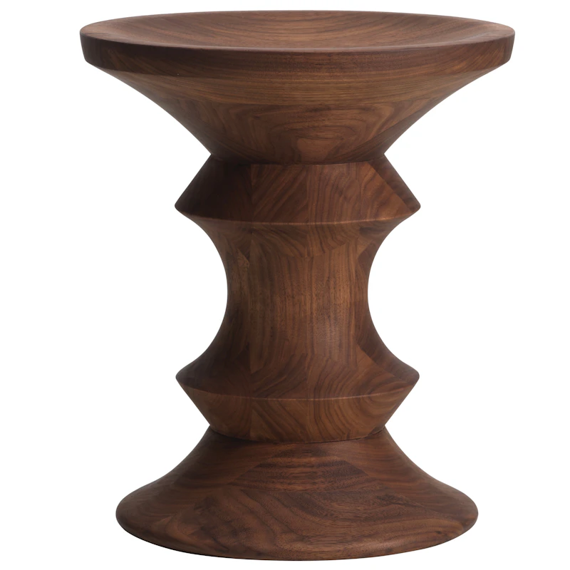 Eames Jakkara Model C, Saksanpähkinä